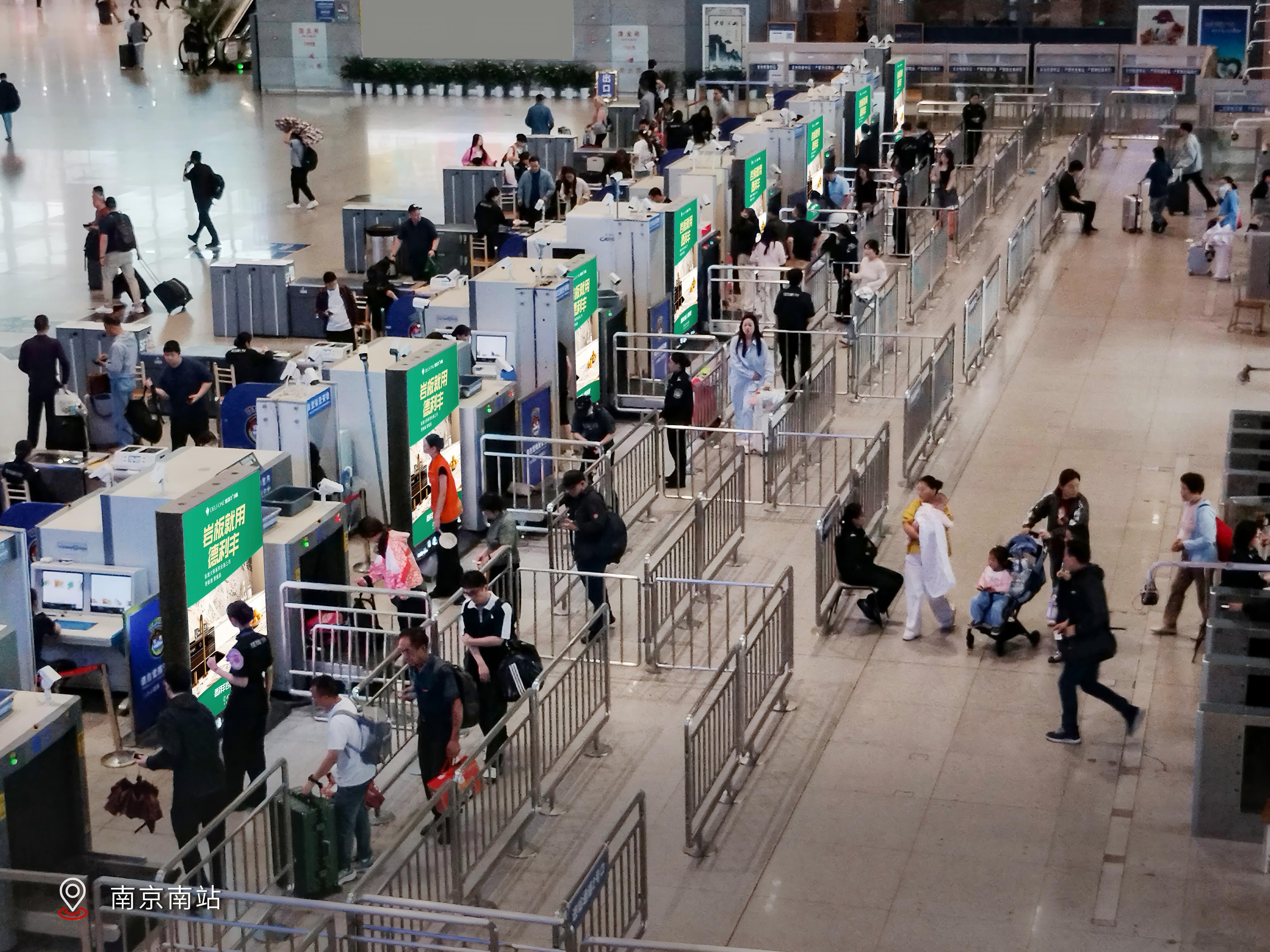 实力领跑 | 德利丰岩板「肌理大师」强势霸屏全国高铁站(图6)