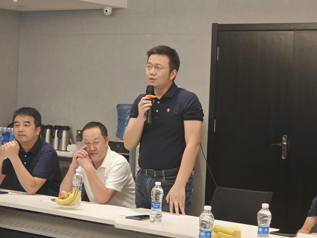 岩领新趋势|2025 年华北区域德利丰经销商招商交流会—滕州站圆满举行(图2)
